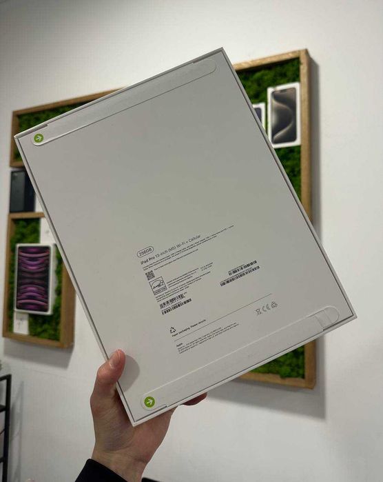 iPad Pro M5 2025 13'' Wi-Fi + Cellular 256GB Space Black (ME7W4) New