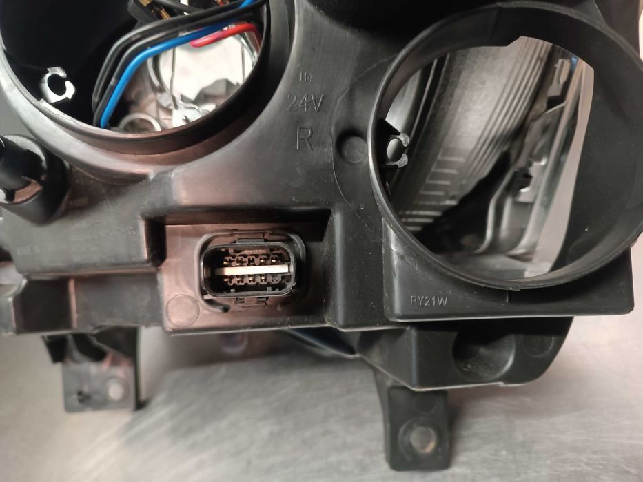 Otica / Farol Citroen Berlingo / Peugeot Partner 2012-2015 - Direito