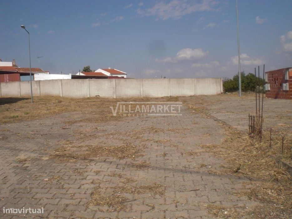 Lote de Terreno urbano da banca com 438 m2 situado em Alvito- Beja- Al