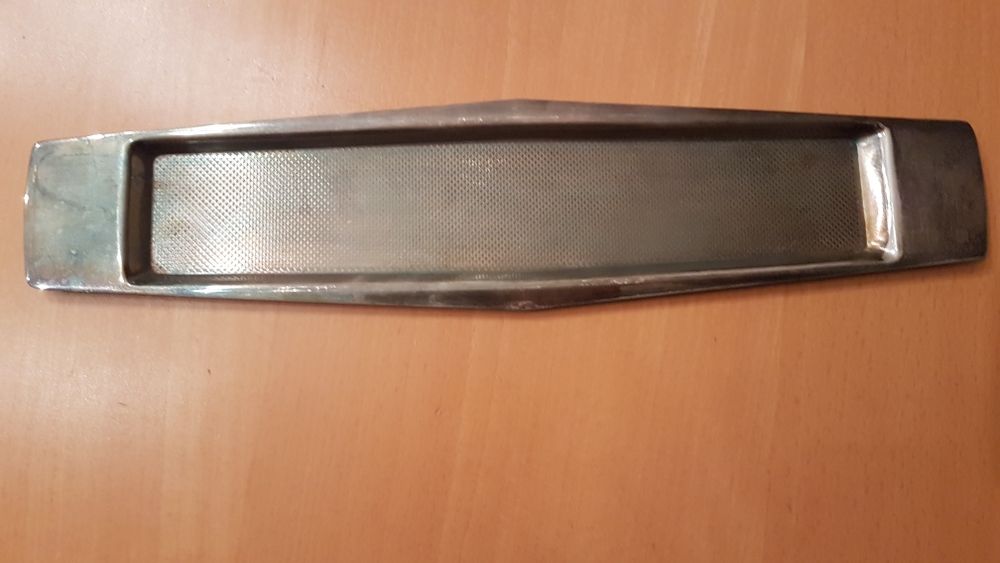 Patera posrebrzana na kieliszki z okresu Prlu