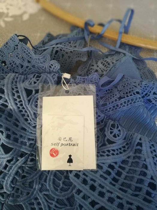 Świetna sukienka self portrait na każdą okazję