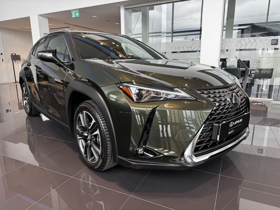 Lexus UX Lexus UX300h  Buisness + Tech