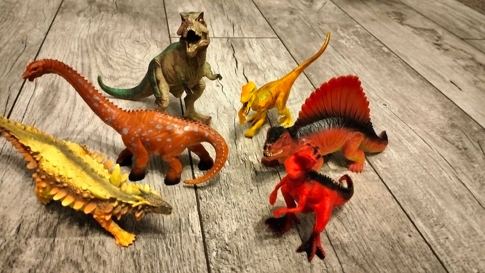 Dinozaury figurki 31szt +Gratis