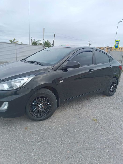 Хюндай акцент 2013рік газ 4