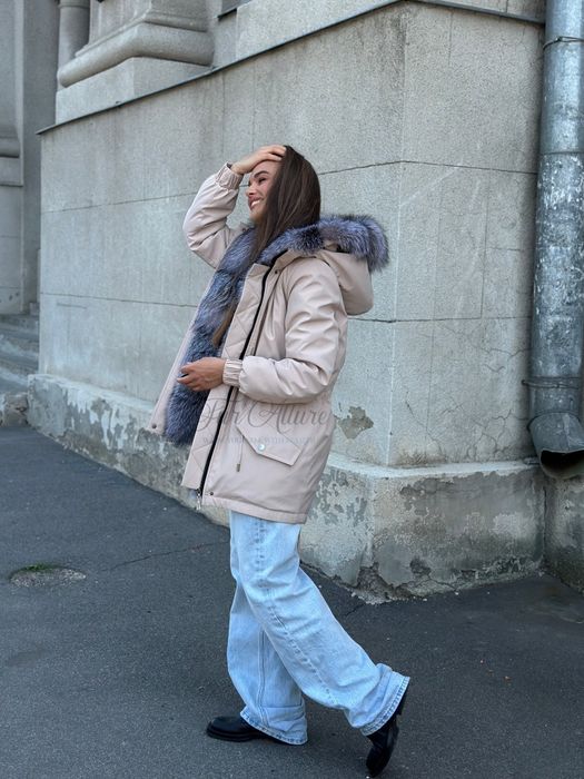 Жіноча зимова бежева парка з натуральним хутром блюфрост.  42-60 рр