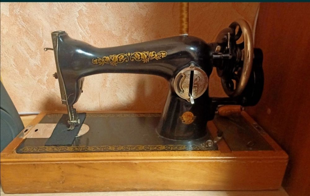 Продам Швейную машинку
