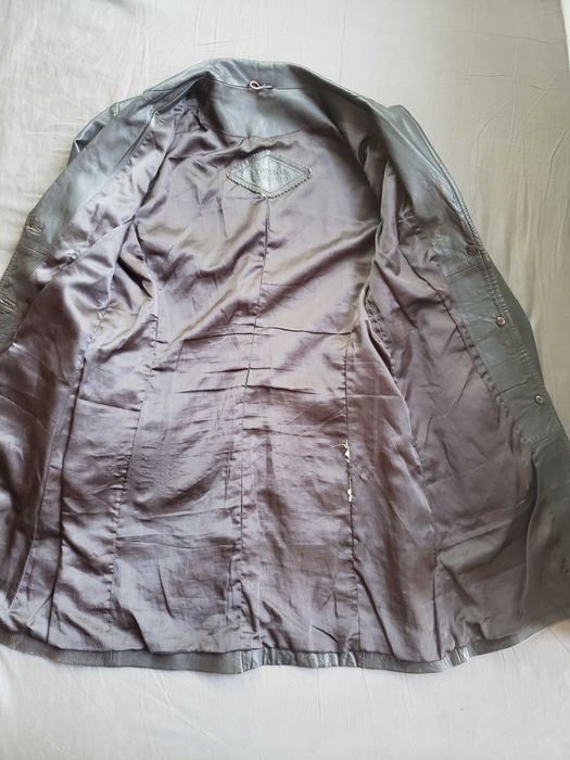 casaco de pele roçado