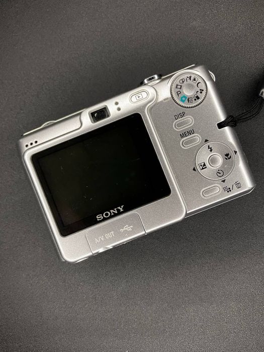 Цифрова камера Sony CyberShot DSC-W35