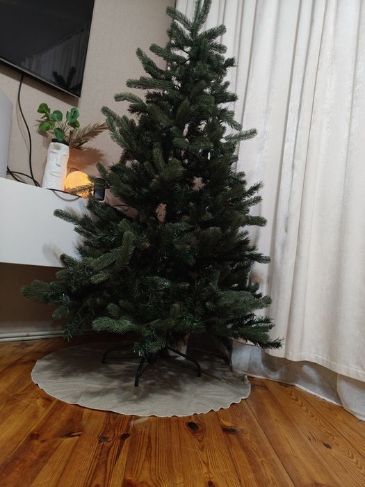 Штучна ялинка 1,8