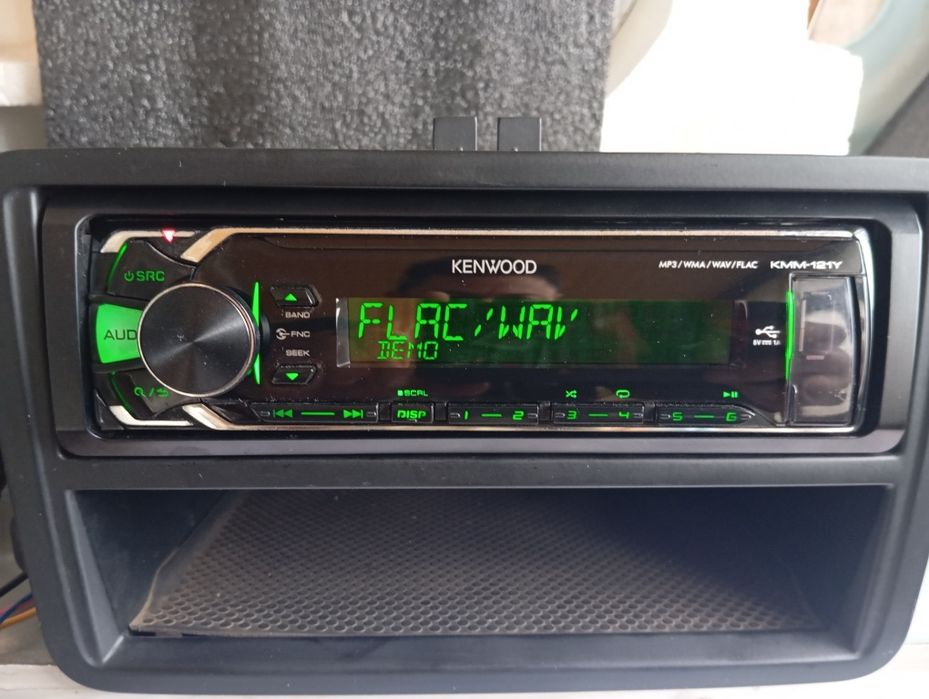Kenwood KMM-121Y c Bluetooth,FLAC ,RGB.