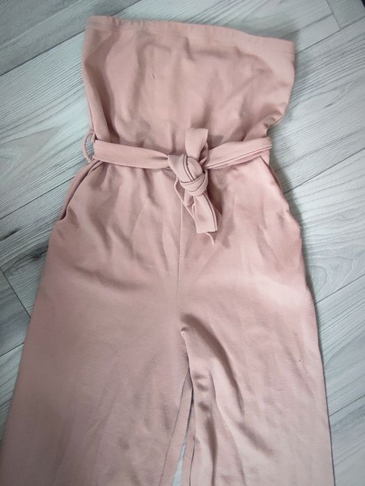 Piękny kombinezon 38