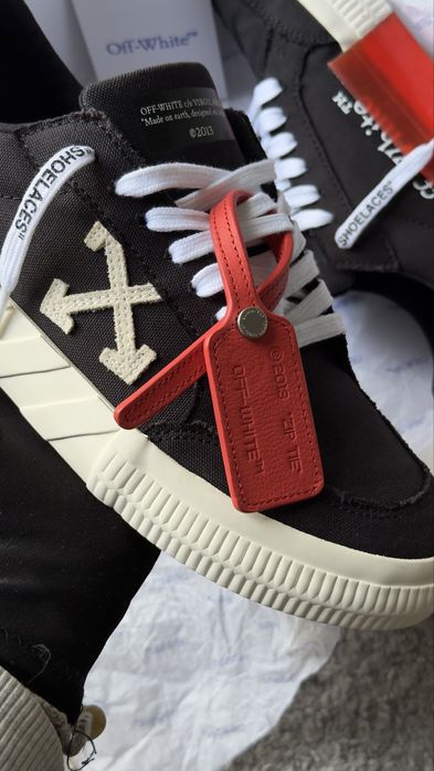 Off-White low vulcanized Black canvas tamanho 40