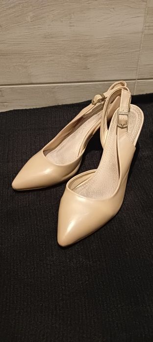 Szpilki buty na szpilce czołenka