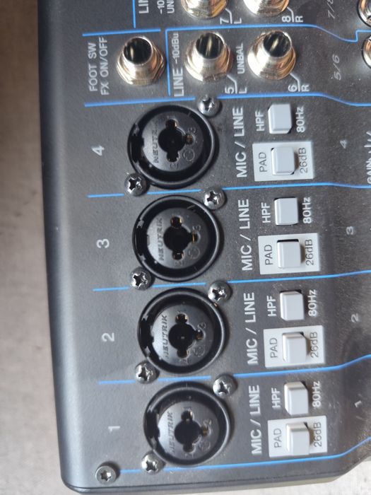 Vendo Yamaha MG10XU usada 2 vezes (1 mês)