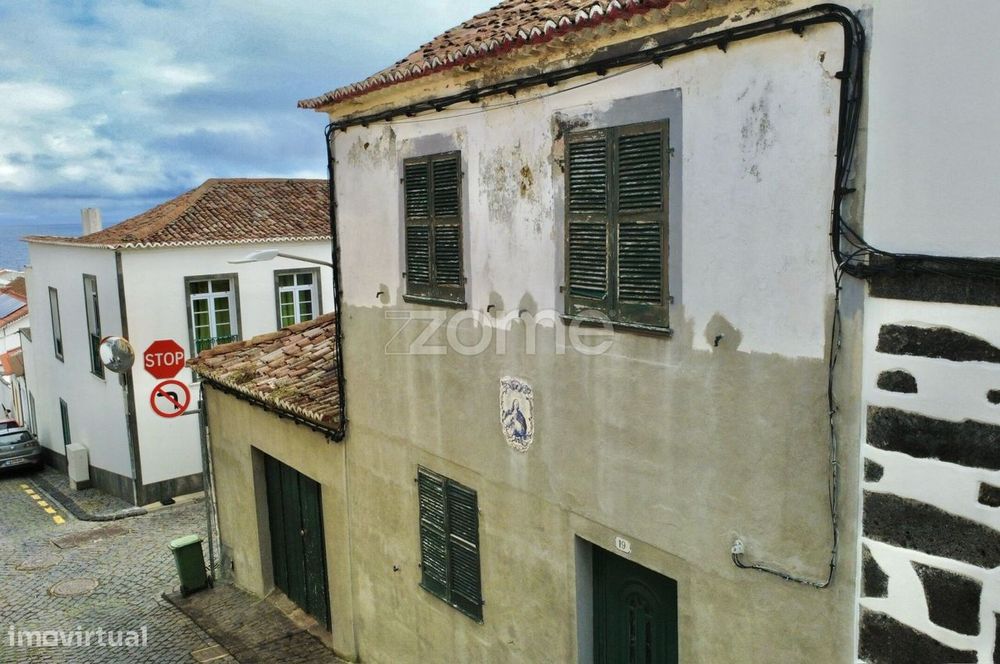 Moradia Tradicional para Reabilitação com Garagem – Centro da Ribei...