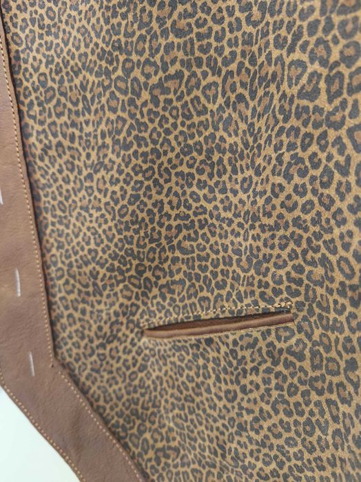 Colete em couro (feito a mão)