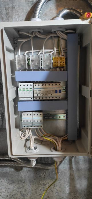 Підключення інвертора. Монтаж систем безперебійного живлення.