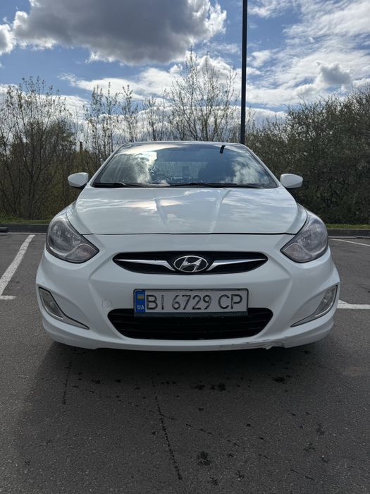 Hyundai accent 2012
