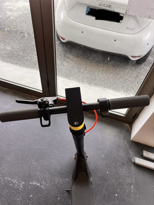 Trotinete Xiaomi Electric Scooter 4 Lite (2.ª Geração) — como nova, ~100 km