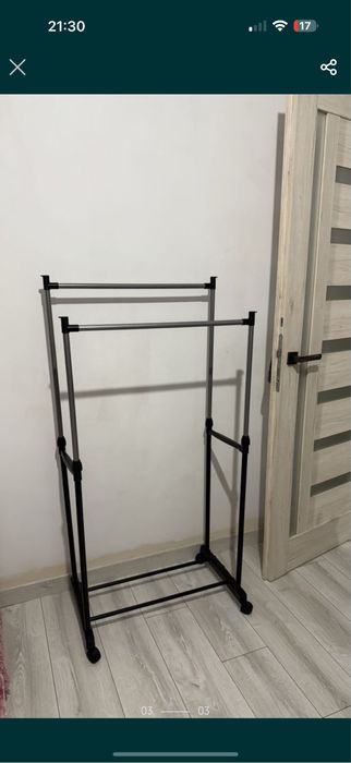 Продам вішалку дуже зручна  + розкладається
