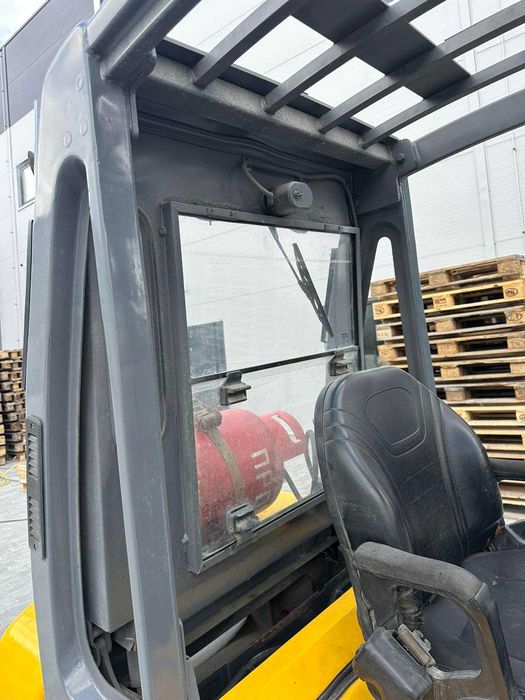 Газовий навантажувач Nissan