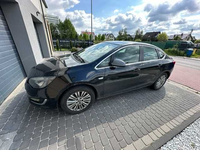 Opel Astra J 2014 sedan - NOWA CENA