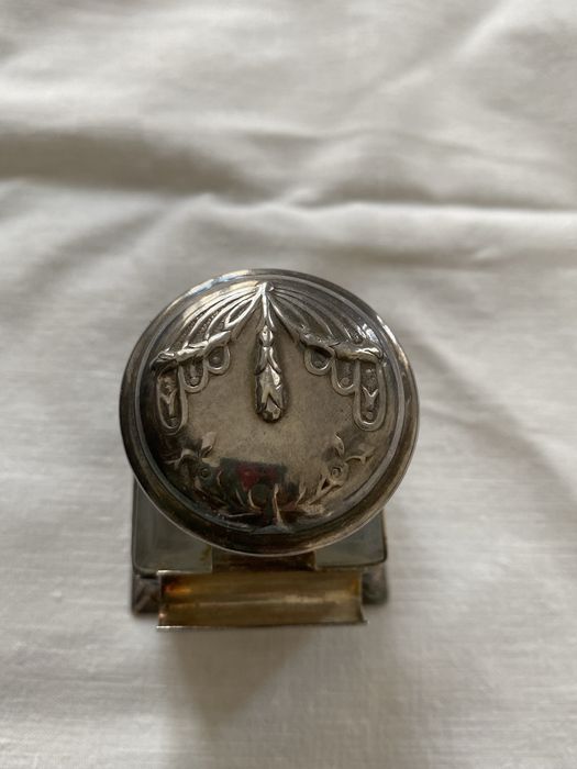 Tinteiro de casquinha e aparo em prata