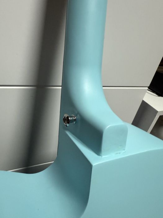 Новая акустическая гитара Sky Blue — стильная и удобная