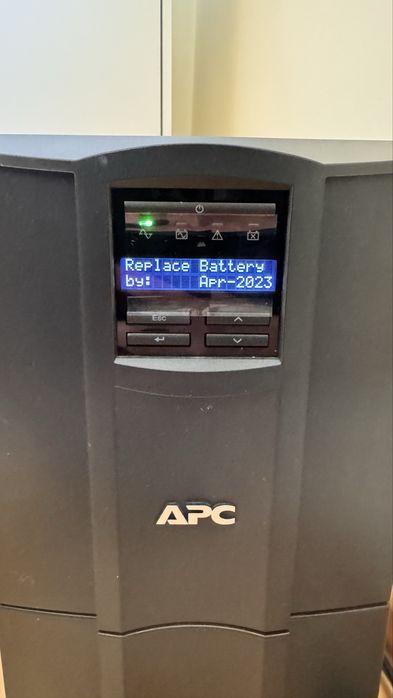 Smart UPS 2200 APC Schneider