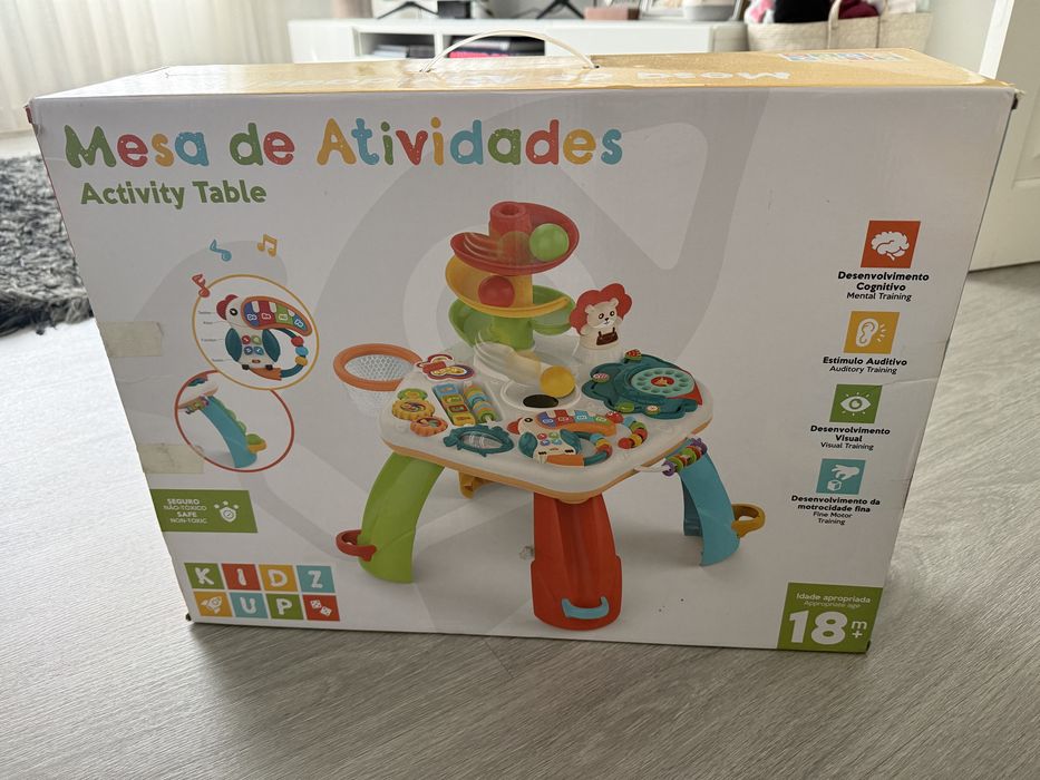 Mesa de atividades a partir dos 18 meses447444690645831682