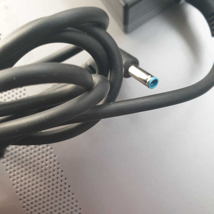 carregador HP ponta fina 45W, 19,5V 2,31A original sem anomalia