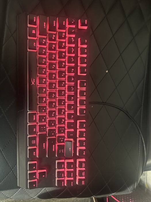 Razer BlackWidow V3 - механічна клавіатура з RGB підсвіткою