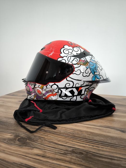 Capacete KYT Sushi Time (M) + viseira escura