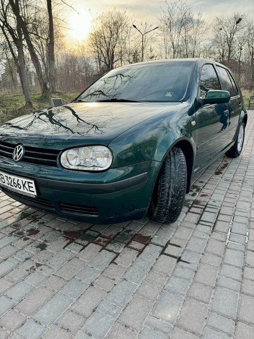 Продам Volkswagen Golf 1.6 2000р
