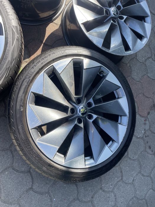 Felgi Skoda Enyaq 21 cali Betria oryginał 5x112 komplet okazja
