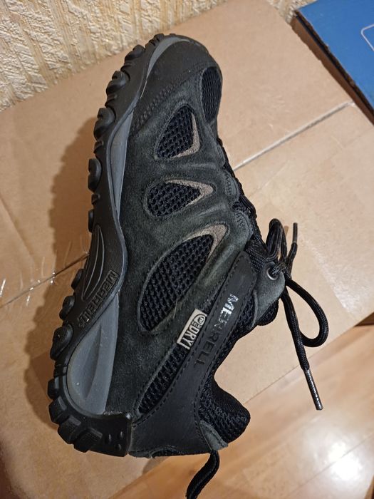 Трекинговые кросовки  Merrell на мембране зимние с утеплителем.