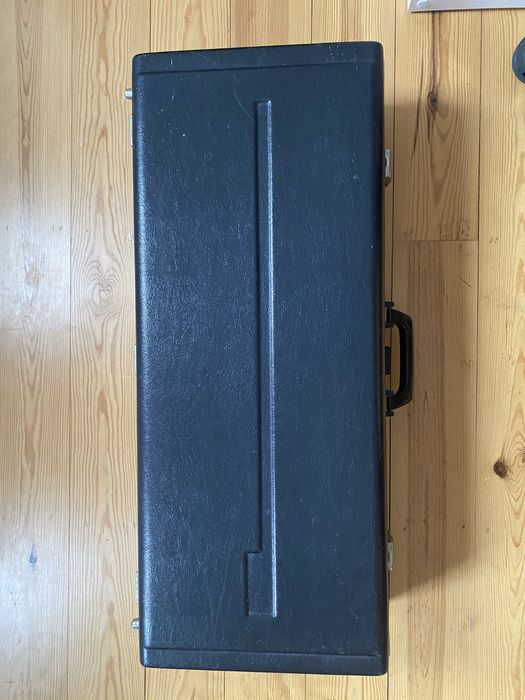 Saxofone Tenor Musica Steyr 702/F-DSIB C/Fá# e estojo