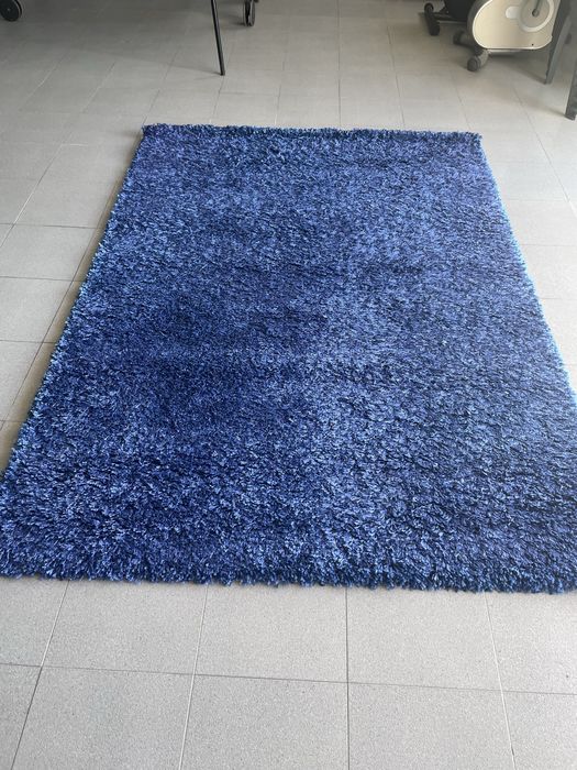 Tapete azul de pelo