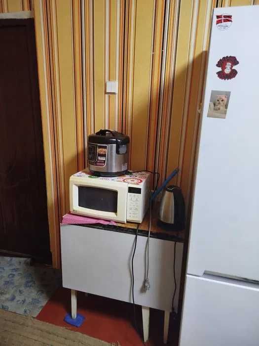 Затишна кімната з технікою, вул. Азербайджанська 8-б. Метро 15 хв.