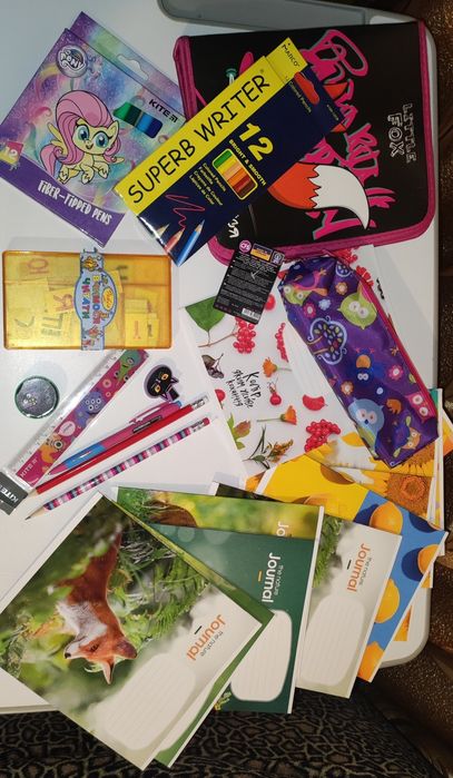 Набір до школи, канцелярія, зошити, папка, олівці