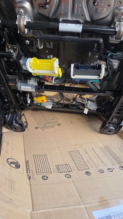 Fotele Jeep WK2 Summit