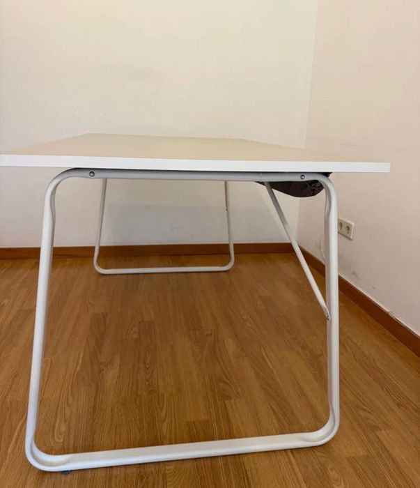 Secretária IKEA – Bom Estado