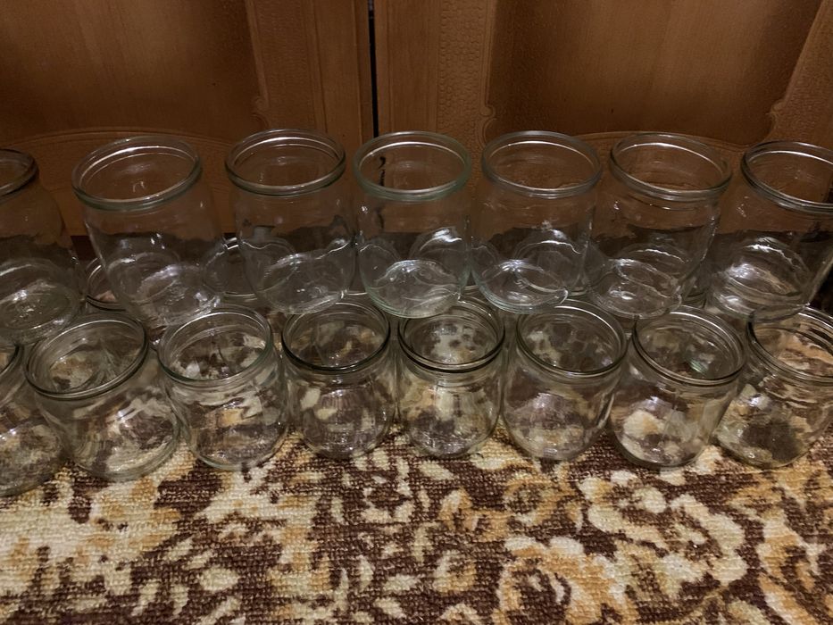 Продам півлітрові банки в гарному стані