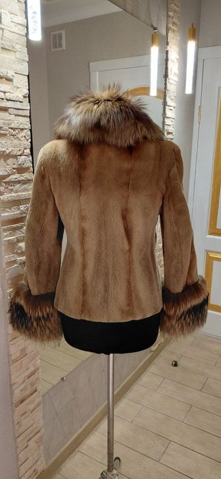 Полушубок из меха бобра.