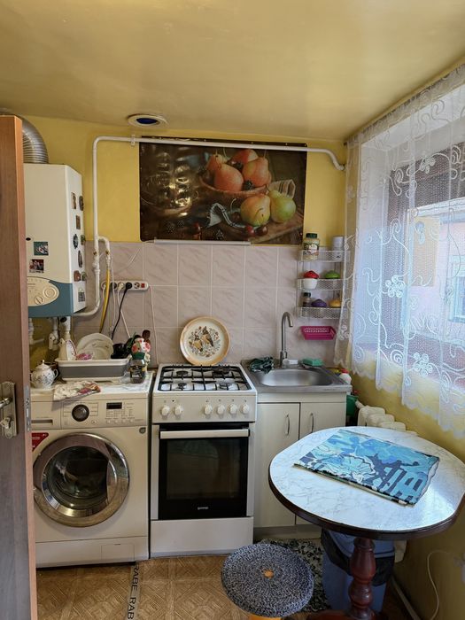 Продається двохкімнатна квартира