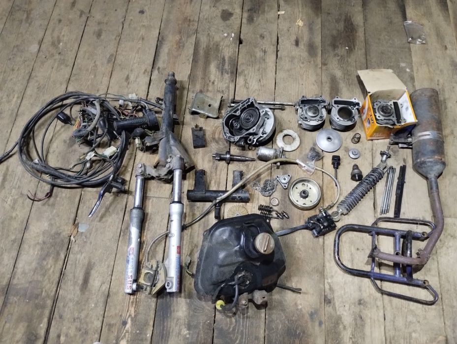 Запчасти китайський скутер 139 qmb