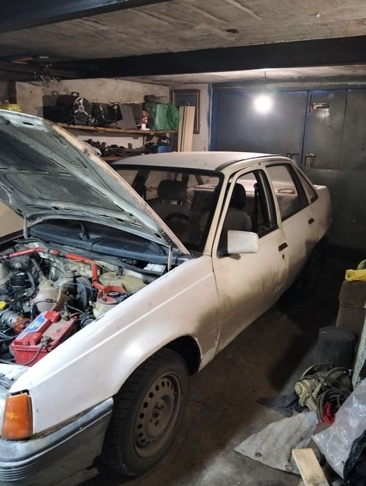 Опель кадет 1.3 не на ходу