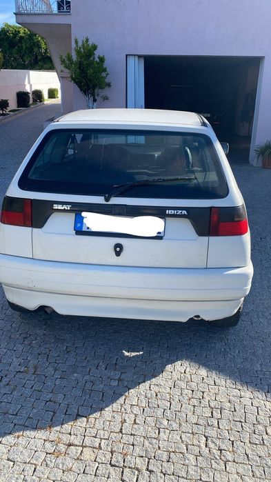 Seat Ibiza branca