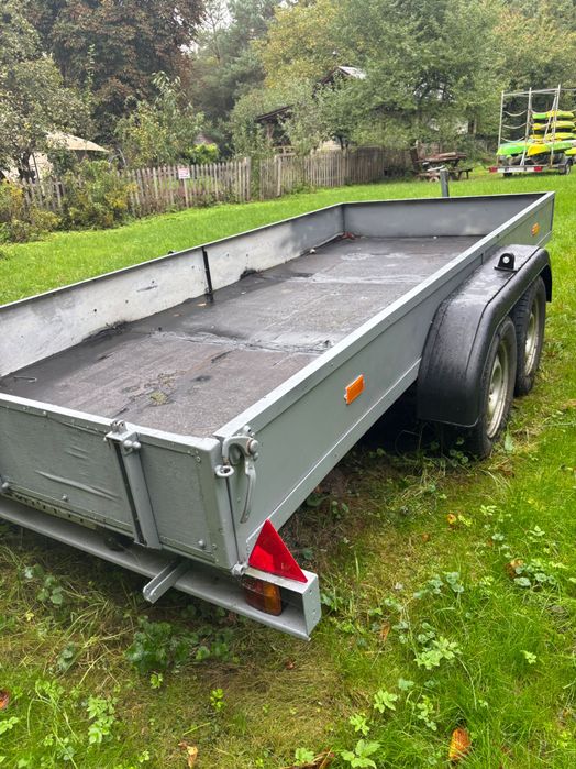 Przyczepa towarowa niemiecka dwuosiowa z hamulcem najazdowym