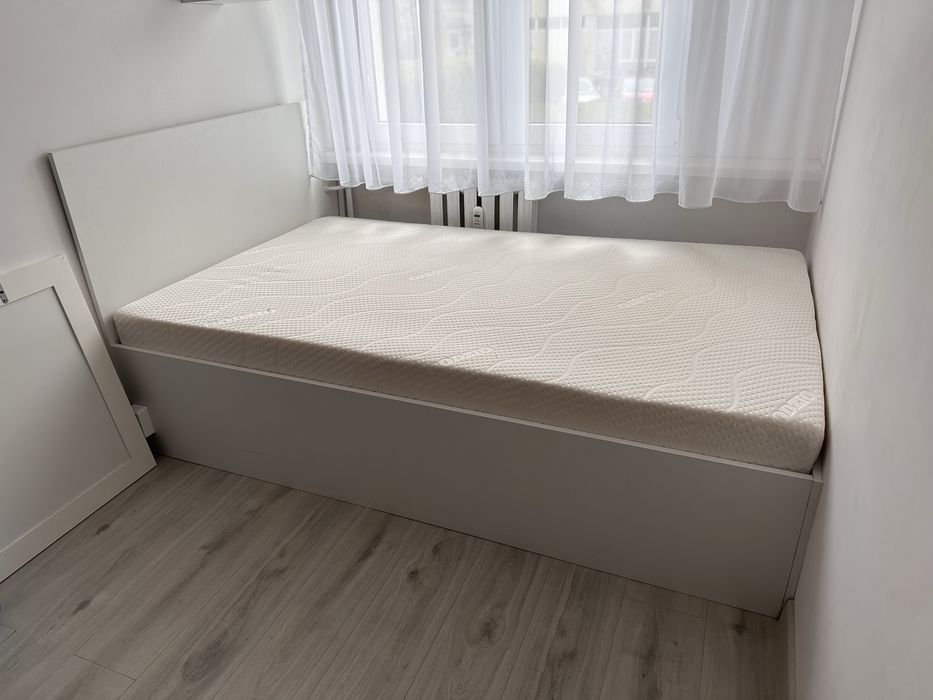 Łóżko białe 120x200 z materacem